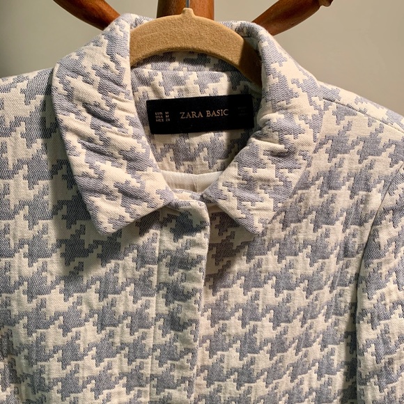 Zara Basic Excellent Condition Blazer - Picture 2 of 4